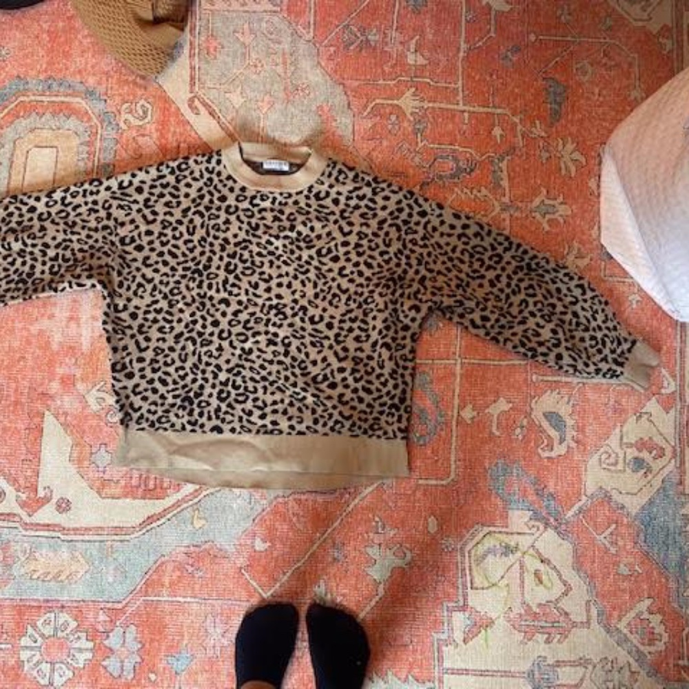 oversized sweatshirt